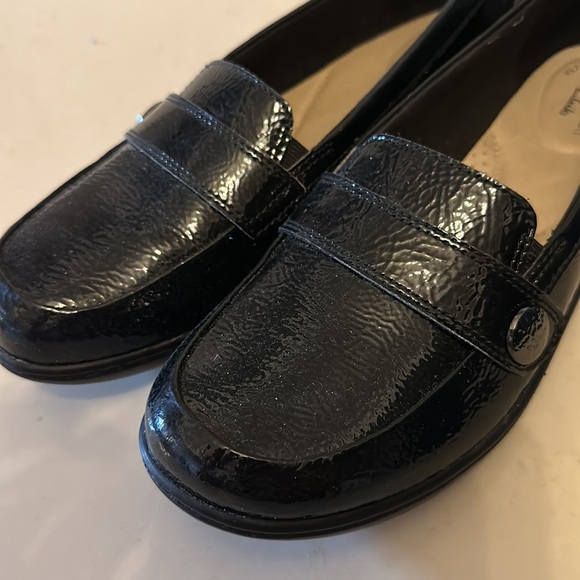 Clarks - Picture 7 of 8